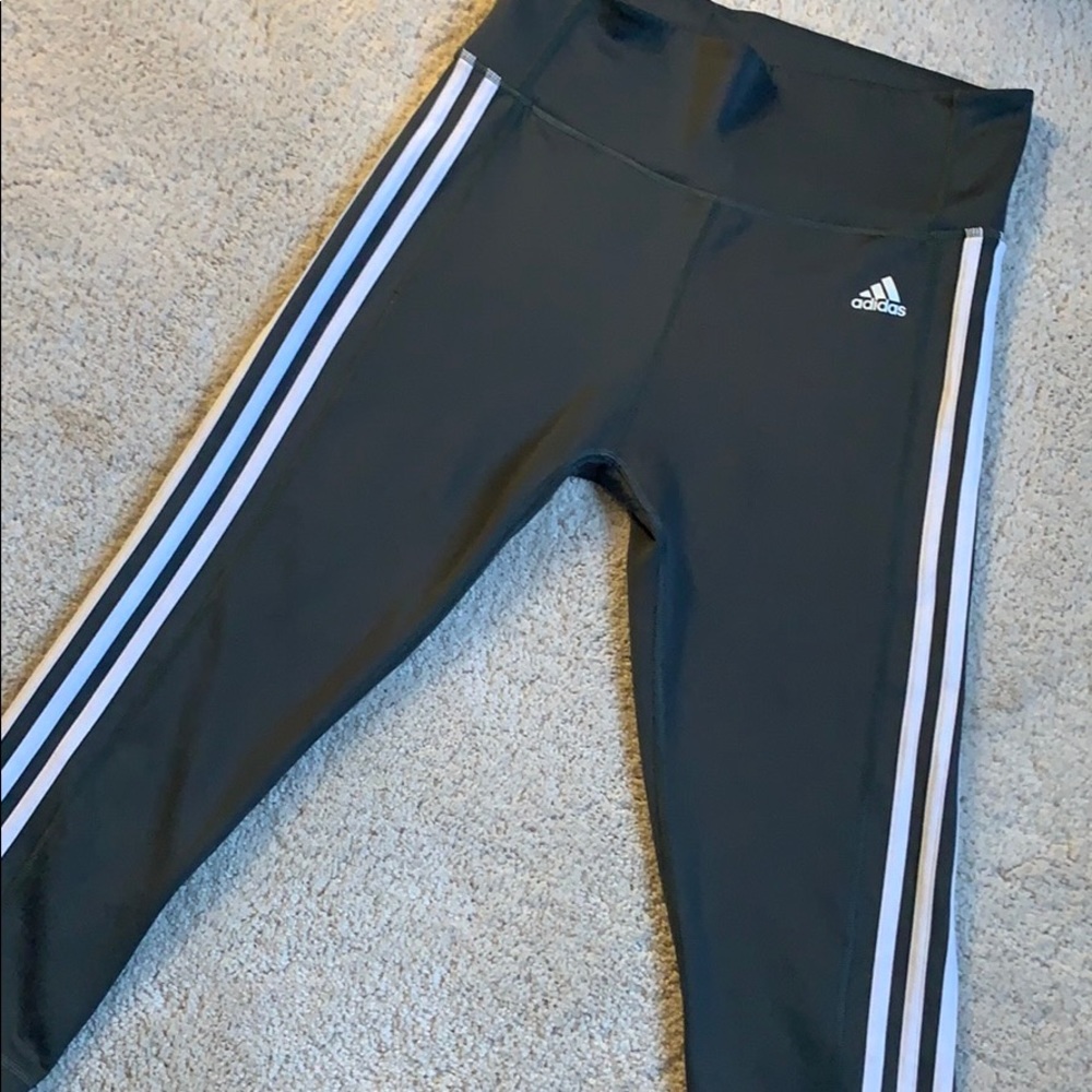 Dark/olive green adidas 3/4 length leggings
